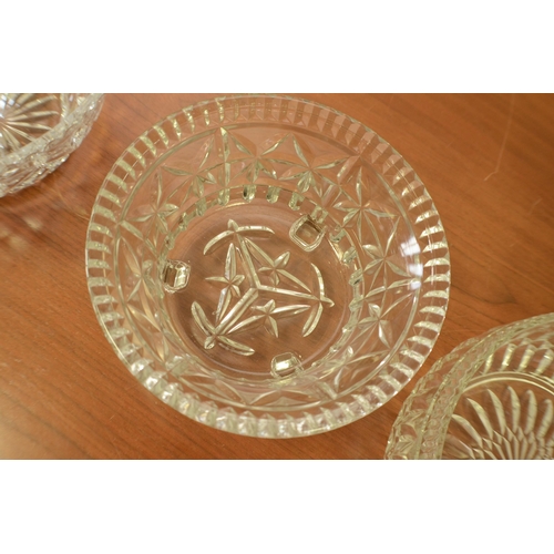 160 - 3 x Bowls Various sizes 1 Crystal