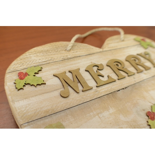 172 - Merry Christmas Wooden love Hearts green Holy 40cm x39cm