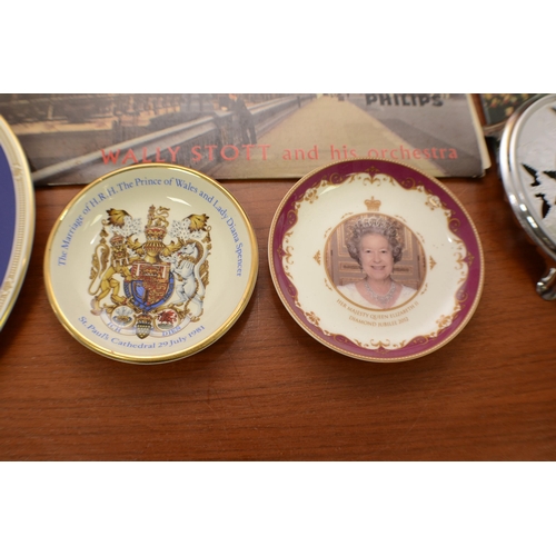 382 - Royal Memorabilia including plates and records