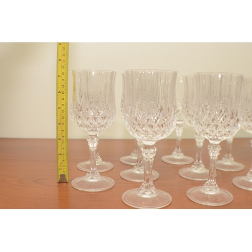 394 - 10 crystal wine glasses