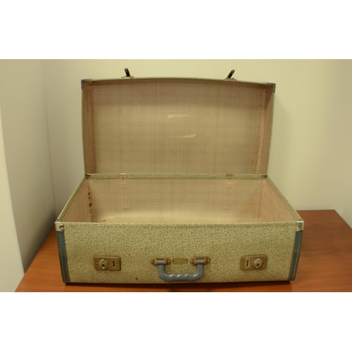 416 - Vintage suitcase by Foxcroft 71x45