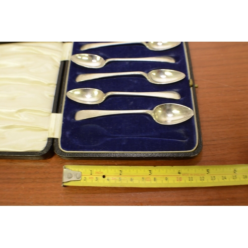 419 - Late Art Deco silver hallmarked spoons Israel Sigmund Greenberg Sheffield 1924 in original box