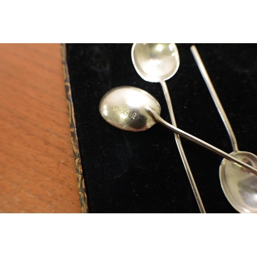 420 - Late Art Deco silver hallmarked spoons with bean ends - Cooper Brothers and Sons Sheffield 1924 in o... 