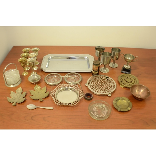 435 - A box of plate ware and mixed metals