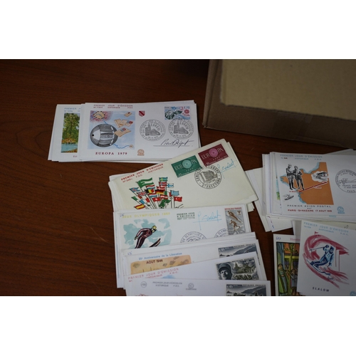 369 - Over 800 French First Day Covers Mostly Special Post Marks many Signed By Designer