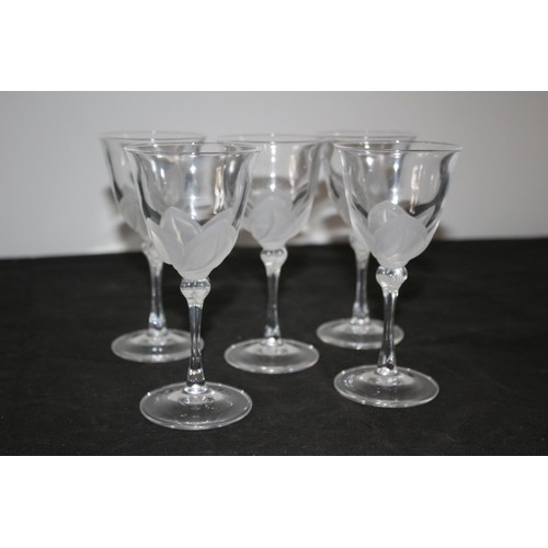 510 - 5x Lalique Style Wine Glasses with Frosted Floral Design to Stem