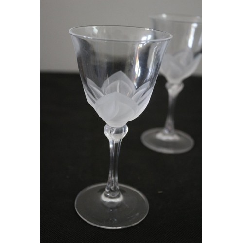 510 - 5x Lalique Style Wine Glasses with Frosted Floral Design to Stem