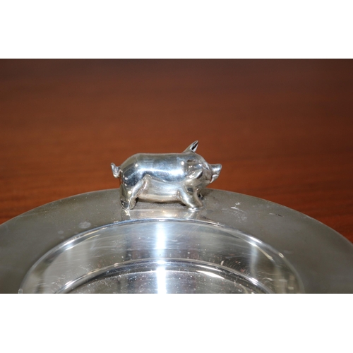 73 - Very Unusual Circular Silver Hallmarked Dish with Pig Mounted on Top - 103.8g - 3.34 Troy oz