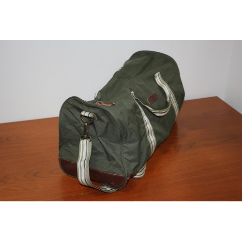 201 - Lee Cooper Holdall / Sports Bag