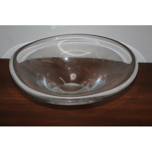 94 - Very Heavy Clear Glass Art Bowl - 34 x 30 x 12cm