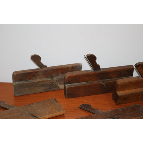 92 - 5 x Antique Wood Planes with Different Edging Blades