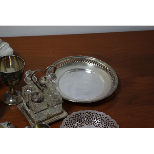 374 - A Good Sized Selection of Plate Ware, EPNS, Copper and Brass Items