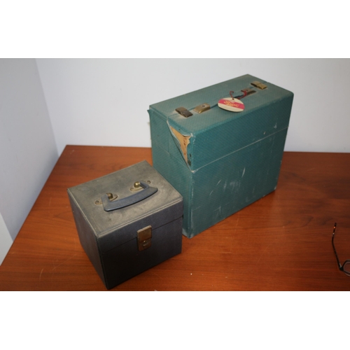 379 - 2 x Vintage Cases Containing Single Vinyl's and Old Records