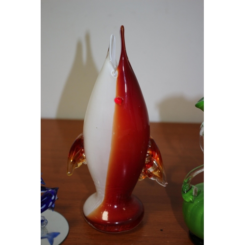 392 - Hand Blown Glass Collection Containing Murano Styled Fish - End of Day Vase and Dolphin Figures