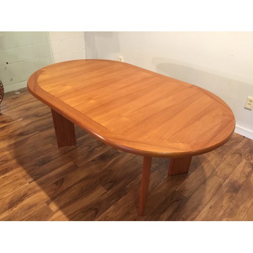 16 - Beautiful Genuine Skovby Danish Teak Dining Table - 66