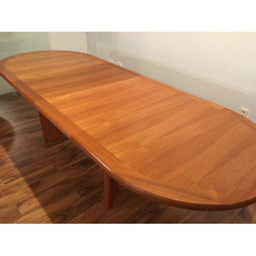 16 - Beautiful Genuine Skovby Danish Teak Dining Table - 66