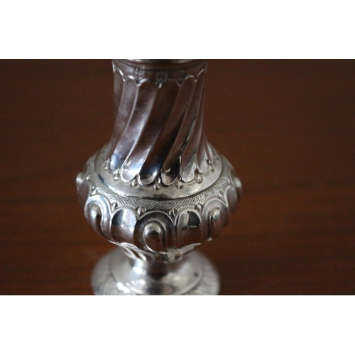 51 - Good Quality and Weight Silver Hallmarked Sugar Shaker - 53.8g