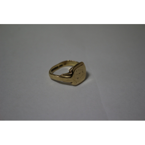 55 - 9ct Gold Signet Ring - 3.6g