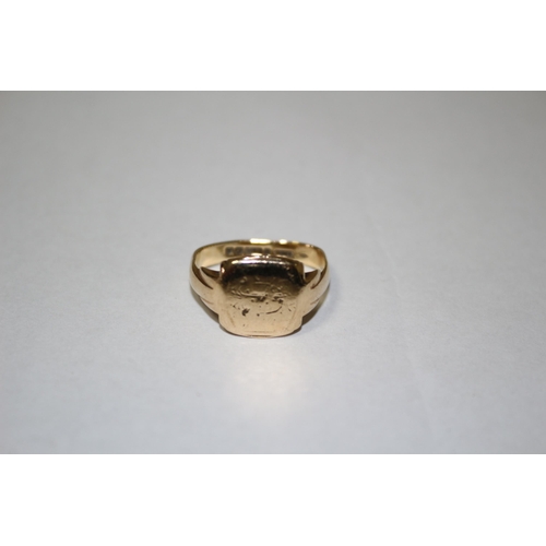 55 - 9ct Gold Signet Ring - 3.6g