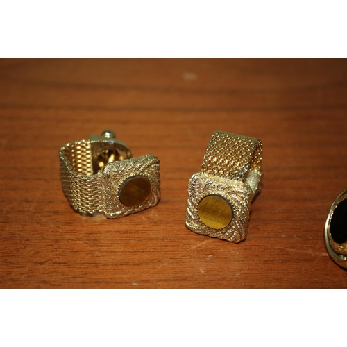 69 - 2 x Pairs of Vintage Hickok Cufflinks from the USA