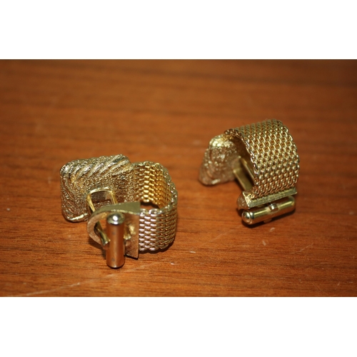 69 - 2 x Pairs of Vintage Hickok Cufflinks from the USA