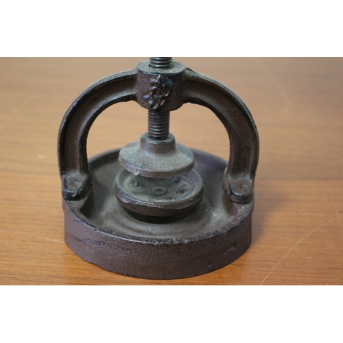 193 - Cast Metal Nut Press/Cracker - Heavy