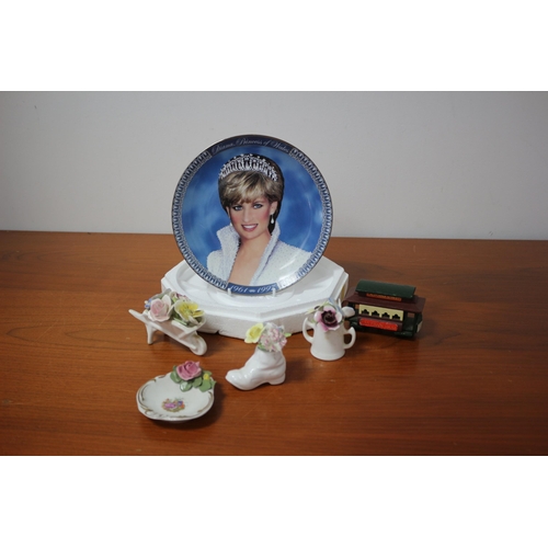 200 - Collection of Fine Bone China Ornaments including Royal Doulton plus Princess Diana Collectors Plate