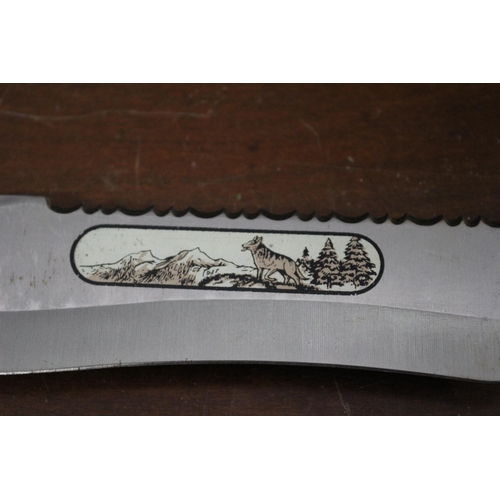 238 - Collectors Wolf Handled Blade in Sheaf