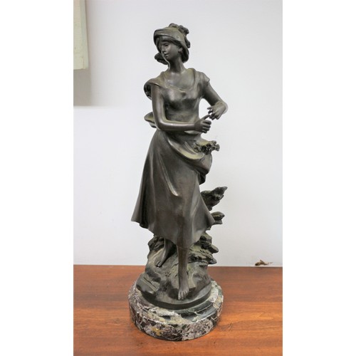 139 - Beautiful Bronze Statue of a Woman on a Marble Base - Very Heavy - 50cm Tall