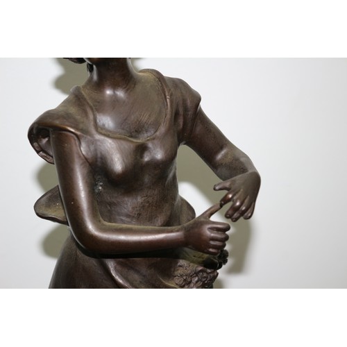 139 - Beautiful Bronze Statue of a Woman on a Marble Base - Very Heavy - 50cm Tall