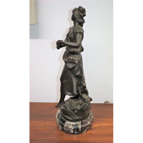 139 - Beautiful Bronze Statue of a Woman on a Marble Base - Very Heavy - 50cm Tall