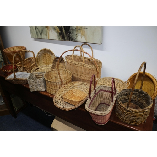 Large Quantity of Wicker Baskets and Carry Bags plus a Quantity of Shells