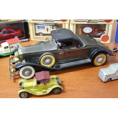 35 - Selection of Boxed and Loose Die cast Model Vehicles - Lledo, Corgi and Matchbox plus others. Also a... 