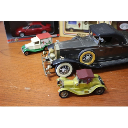 35 - Selection of Boxed and Loose Die cast Model Vehicles - Lledo, Corgi and Matchbox plus others. Also a... 