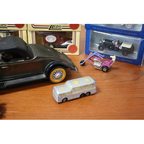 35 - Selection of Boxed and Loose Die cast Model Vehicles - Lledo, Corgi and Matchbox plus others. Also a... 