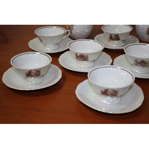 58 - Lustre Ware Oyster Effect Decorative Teapot, Milk Jug, Sugar Bowl and 8 Cups & Saucers