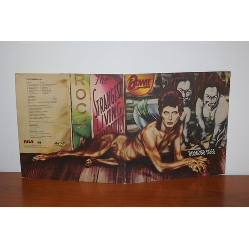 254 - David Bowie - Gateleg Cover Diamond Dogs Vinyl Album 1974 UK 1st Pressing RCA - Good Vinyl