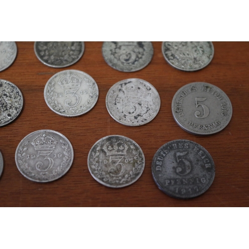 177 - Good Selection of Silver Half Crowns, Sixpences and Other White Metal Coins