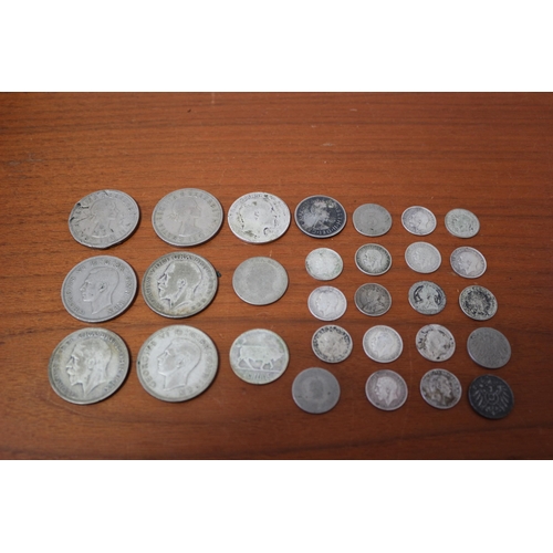 177 - Good Selection of Silver Half Crowns, Sixpences and Other White Metal Coins