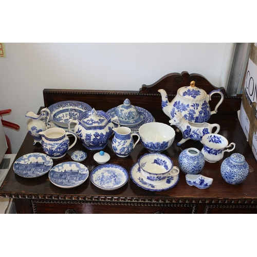 19 - Selection of Blue and White Willow Pattern Crockery including a Sadler Teapot