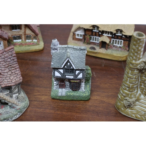 9 - Selection of Lilliput Lane & David Winter cottages