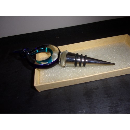 387 - Murano glass Bottle stop with love knot and a Murano Glass Ink Pen including small bottle of ink, bo... 