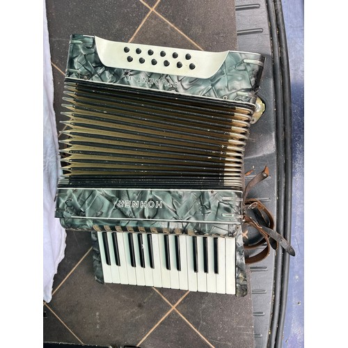 137 - Hohner Student 2 Accordion - Working