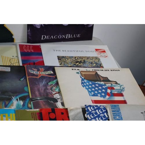 318 - Selection of Vinyl Lp's and a Large Quantity of Single Vinyl's