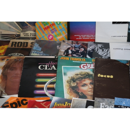 318 - Selection of Vinyl Lp's and a Large Quantity of Single Vinyl's