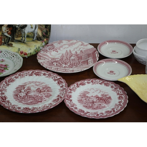 332 - Selection of Collectors Plates plus Other Items