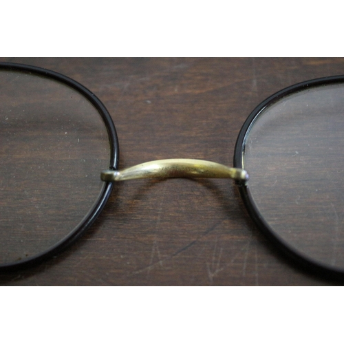 336 - Vintage Gold Filled 1/80 10 Algha Vintage Spectacles in Case