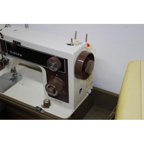 337 - Vintage Singer Electric Sewing Machine