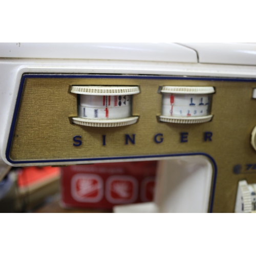 17 - Singer 720 Sewing Machine