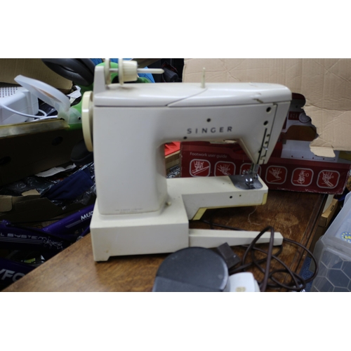 17 - Singer 720 Sewing Machine